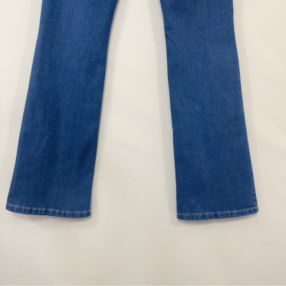 YMI Flare Jeans Women’s 3/26 Medium Wash Denim Back Flap Button Pockets - Picture 10 of 16